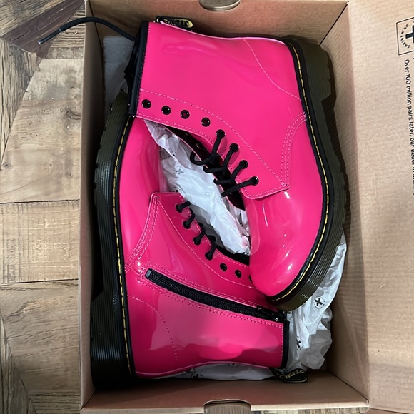 💖DR MARTENS 1460 WOMEN'S PATENT LAMPER LEATHER LACE UP BOOTS 💓💓💖💖NWT - Picture 9 of 13